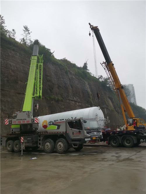 西陵区“不怕风雨冻”—— 吊车的 “恶劣环境适应” 技术